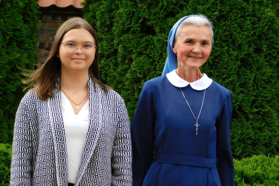 Karolina Gawrych and Sr. Nulla, healed respectively through the intercession of Mother Czacka and Cardinal Wyszyński.